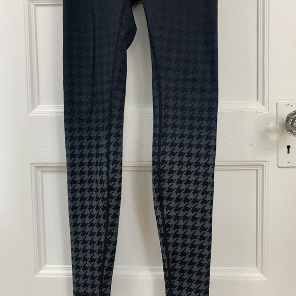 Lululemon Houndstooth Long Leggings - Picture 2 of 8
